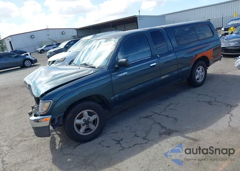 1995 Toyota Tacoma Xtracab z USA, uszkodzony, nr VIN 4TAUN53B7SZ069906